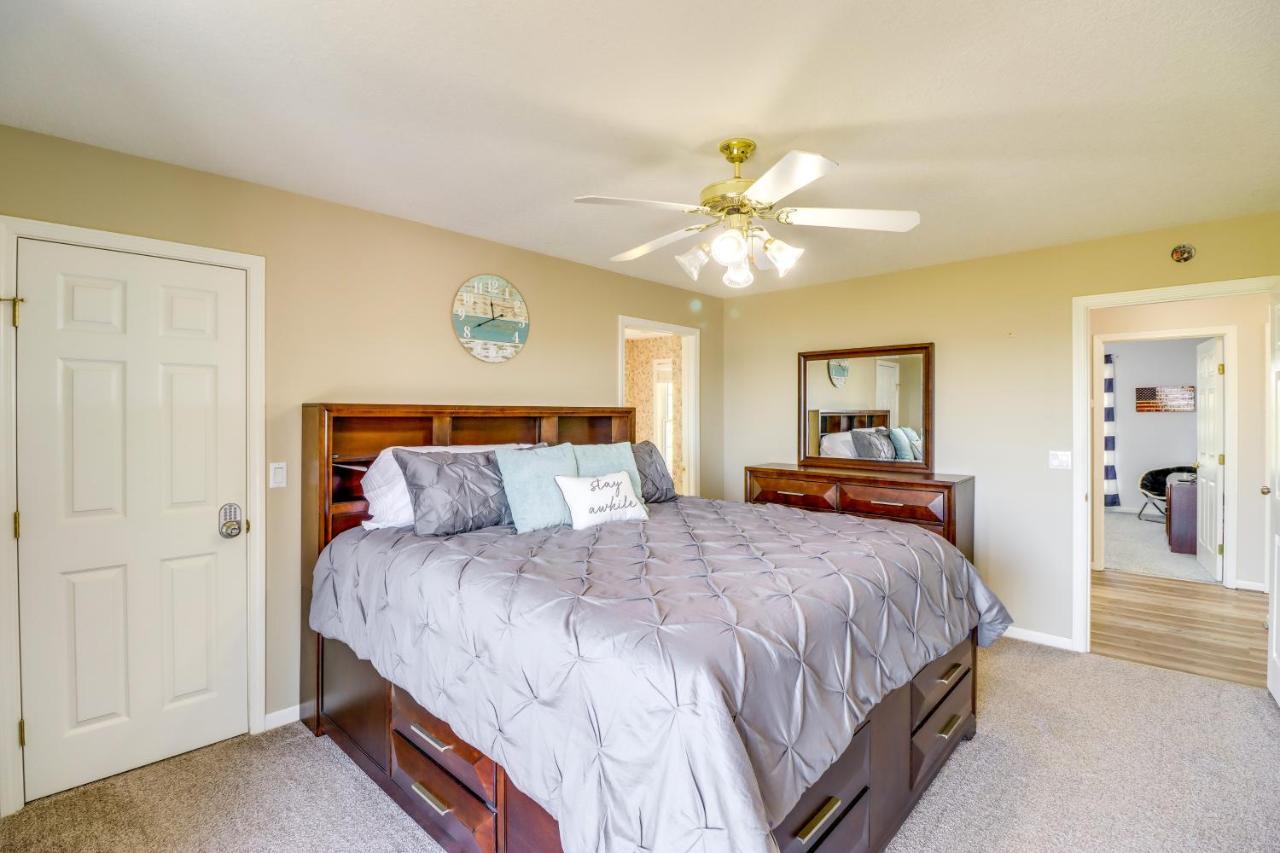 Charming Edgemont Home With Deck And Lake Views! Fairfield Bay Екстер'єр фото