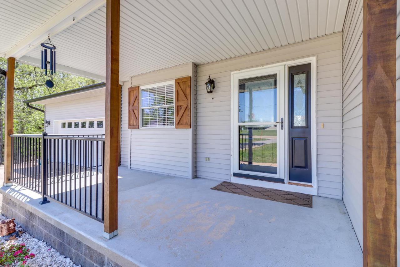 Charming Edgemont Home With Deck And Lake Views! Fairfield Bay Екстер'єр фото